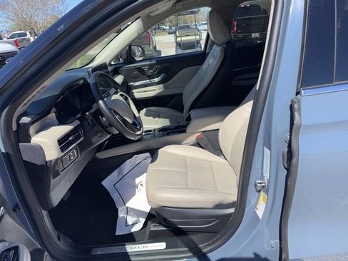 Used 2025 Lincoln Corsair FWD w/ Equipment Group 101A image 9