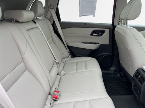 Used 2023 Nissan Rogue SL w/ SL Premium Package image 29