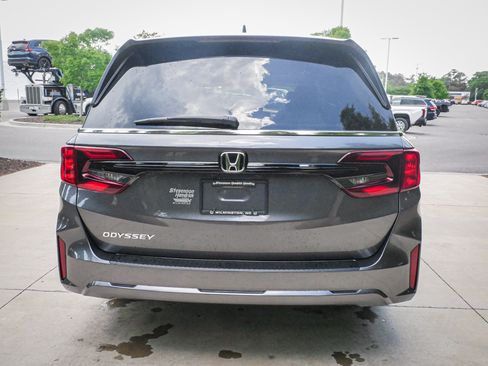New 2026 Honda Odyssey EX-L image 9