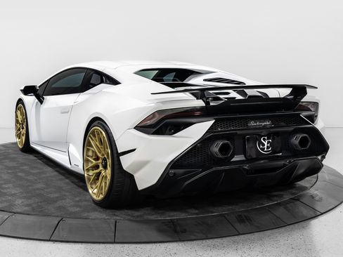 Used 2024 Lamborghini Huracan Tecnica RWD image 6