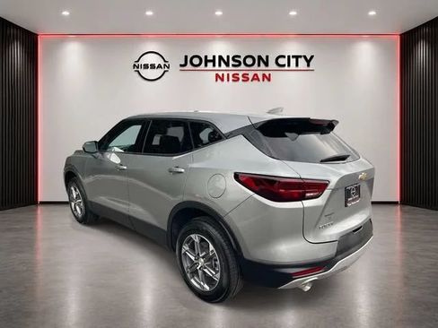 Used 2025 Chevrolet Blazer LT FWD image 7
