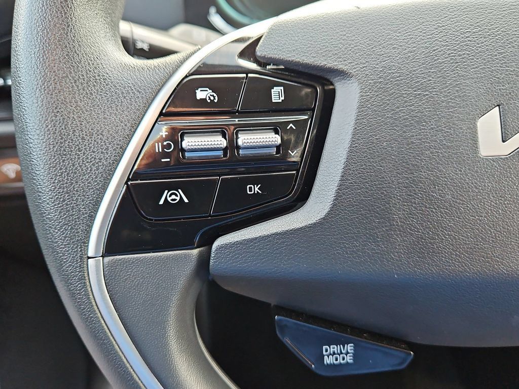 Used 2025 Kia Niro LX FWD image 21