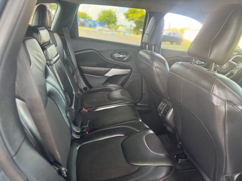 Used 2018 Jeep Cherokee Latitude Plus image 7