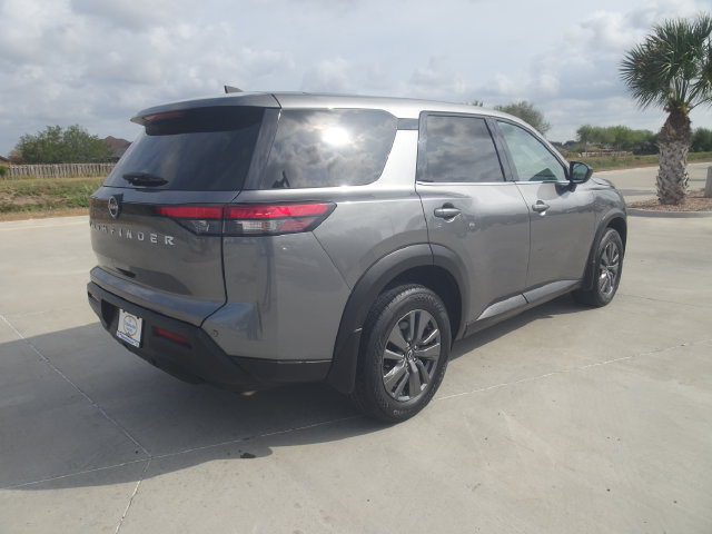 Used 2024 Nissan Pathfinder S FWD image 4