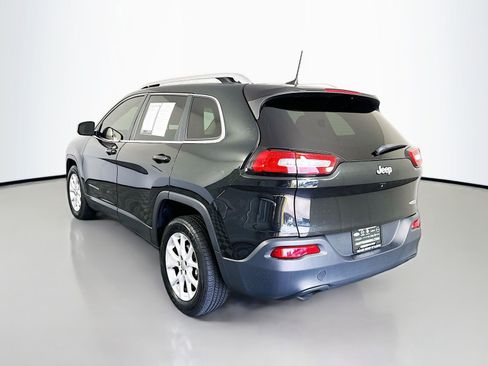 Used 2016 Jeep Cherokee Latitude w/ Comfort & Sound Group FWD image 5