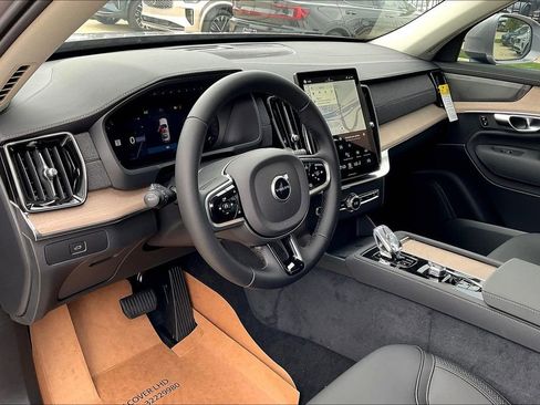 New 2026 Volvo XC90 B5 Plus w/ Protection Package Premier image 19