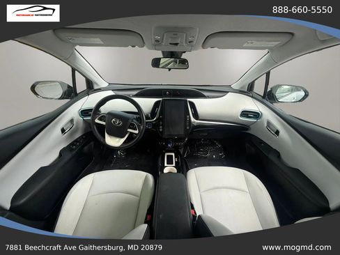 Used 2017 Toyota Prius Prime Premium FWD image 25