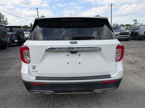 Used 2023 Ford Explorer XLT w/ Equipment Group 202A RWD image 5
