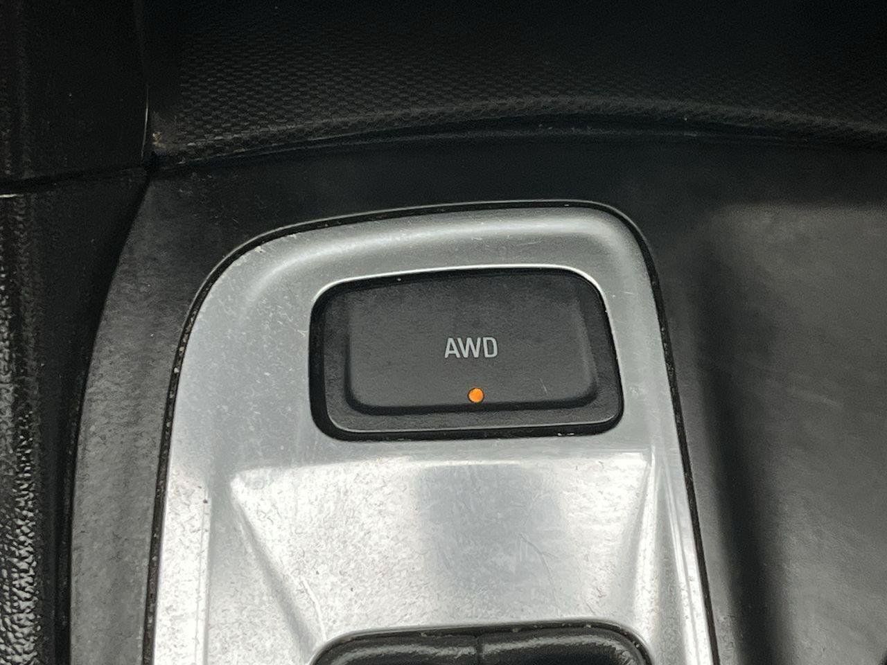 Used 2018 Chevrolet Equinox LT AWD/4WD image 15