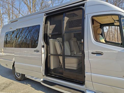 Used 2020 Mercedes-Benz Sprinter 3500 w/ Windows All Around Package image 17