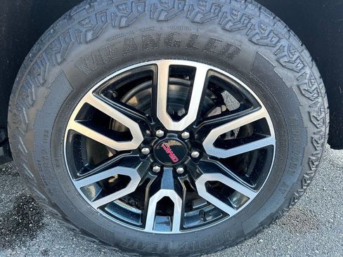 Used 2023 GMC Yukon AT4 AWD/4WD image 34