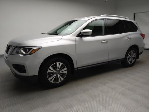 Used 2020 Nissan Pathfinder SL AWD/4WD image 2