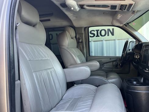 Used 2012 Chevrolet Express 1500 image 25