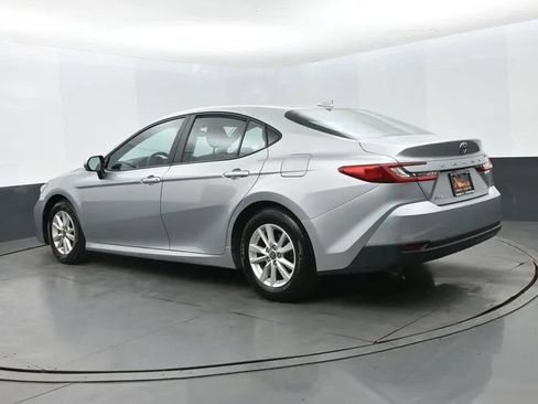 Used 2025 Toyota Camry LE FWD image 9