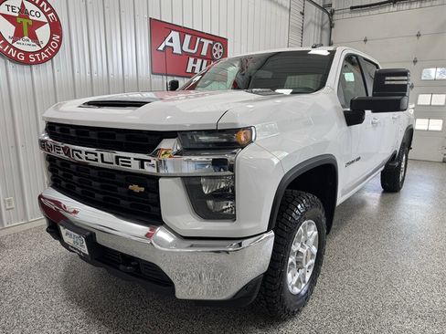 Used 2021 Chevrolet Silverado 2500 LT w/ Fleet Comfort Package AWD/4WD image 2