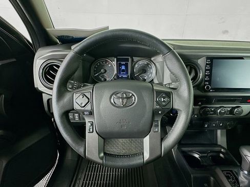 Certified 2022 Toyota Tacoma TRD Off-Road image 13