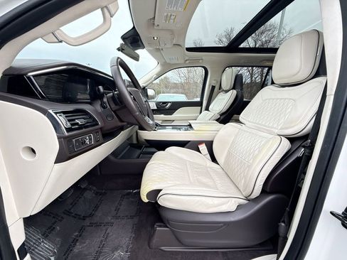 Used 2022 Lincoln Navigator Black Label image 13