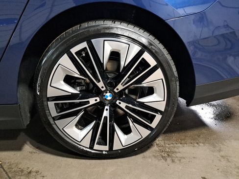 New 2026 BMW 530i xDrive w/ Premium Package AWD/4WD image 34