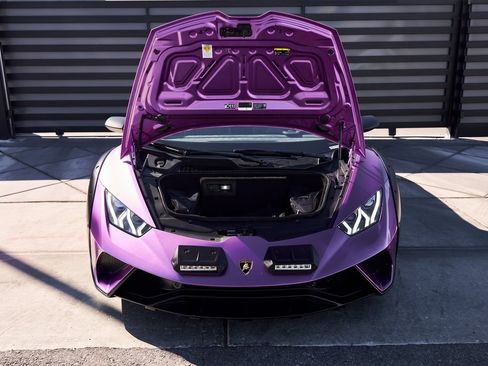 Used 2024 Lamborghini Huracan Sterrato image 8