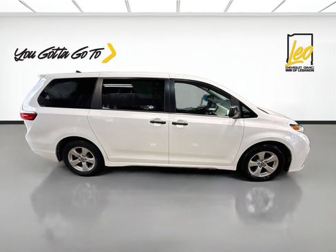 Used 2020 Toyota Sienna L FWD image 4