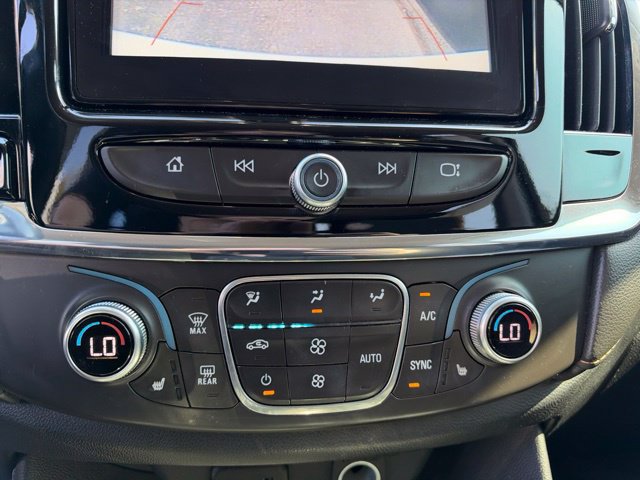 Used 2018 Chevrolet Traverse LT FWD image 20