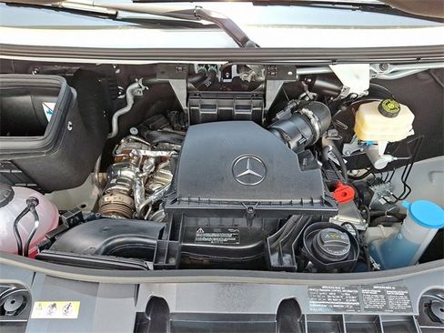 Used 2025 Mercedes-Benz Sprinter 2500 image 28