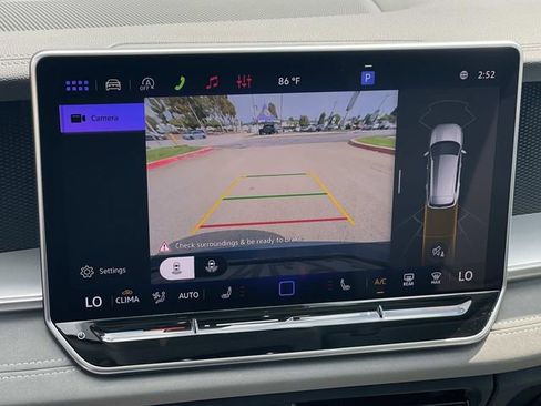 Used 2026 Volkswagen Tiguan SE w/ Panoramic Sunroof Package FWD image 15