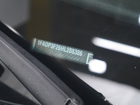 Used 2017 Ford Focus SE image 26