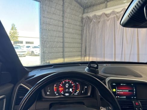 Used 2017 Volvo XC60 T6 R-Design w/ Climate Package image 23