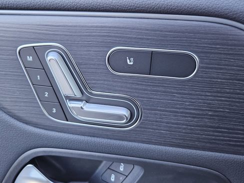 New 2025 Mercedes-Benz GLA 250 image 34