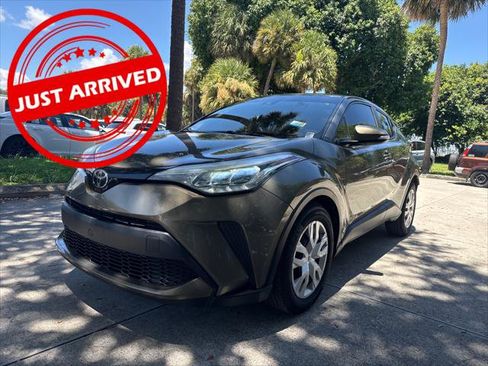 Used 2021 Toyota C-HR LE FWD image 1