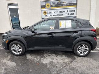 Used 2023 Hyundai Kona SE video 2