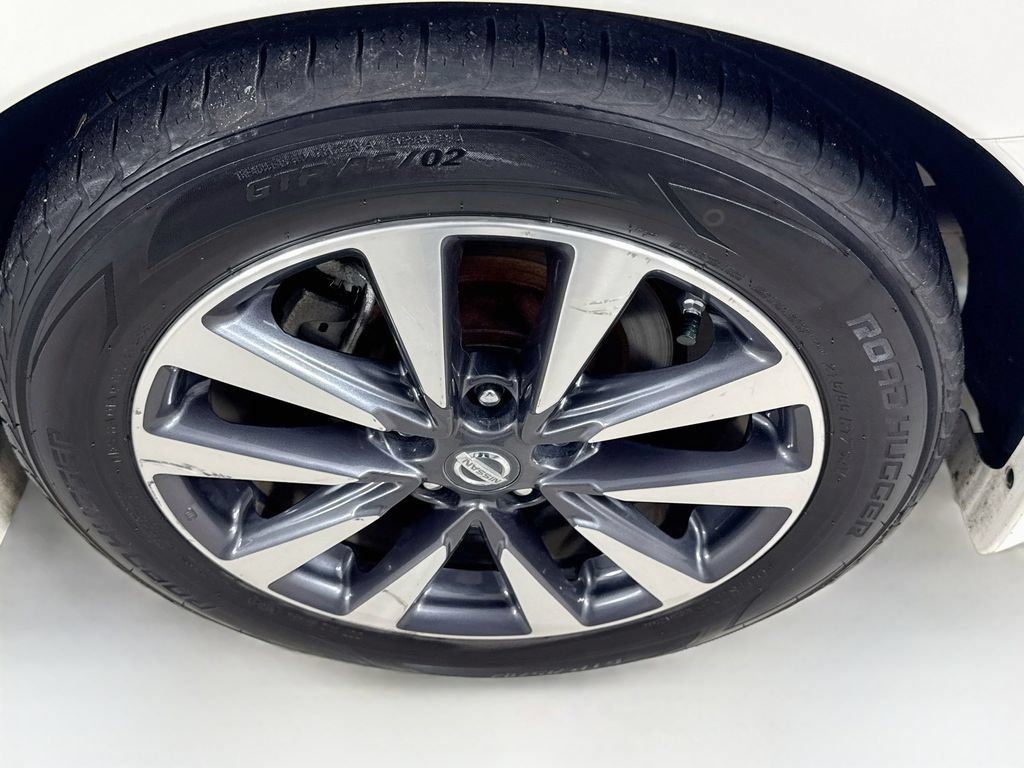 Used 2017 Nissan Altima 2.5 SL w/ 2.5 Technology Package FWD image 40