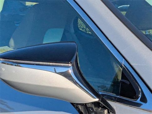 Certified 2021 Lexus ES 300h w/ Premium Package image 12