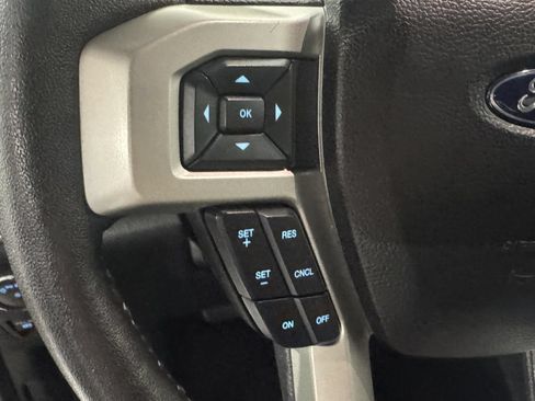 Used 2019 Ford F150 Lariat w/ Equipment Group 502A Luxury AWD/4WD image 6