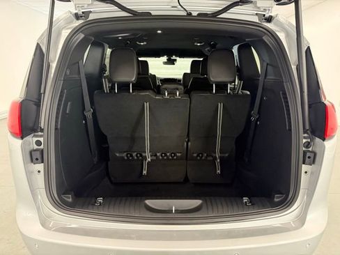 New 2026 Chrysler Voyager LX image 8