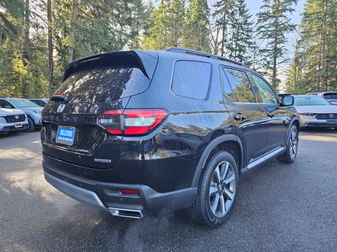 Used 2023 Honda Pilot Touring image 7