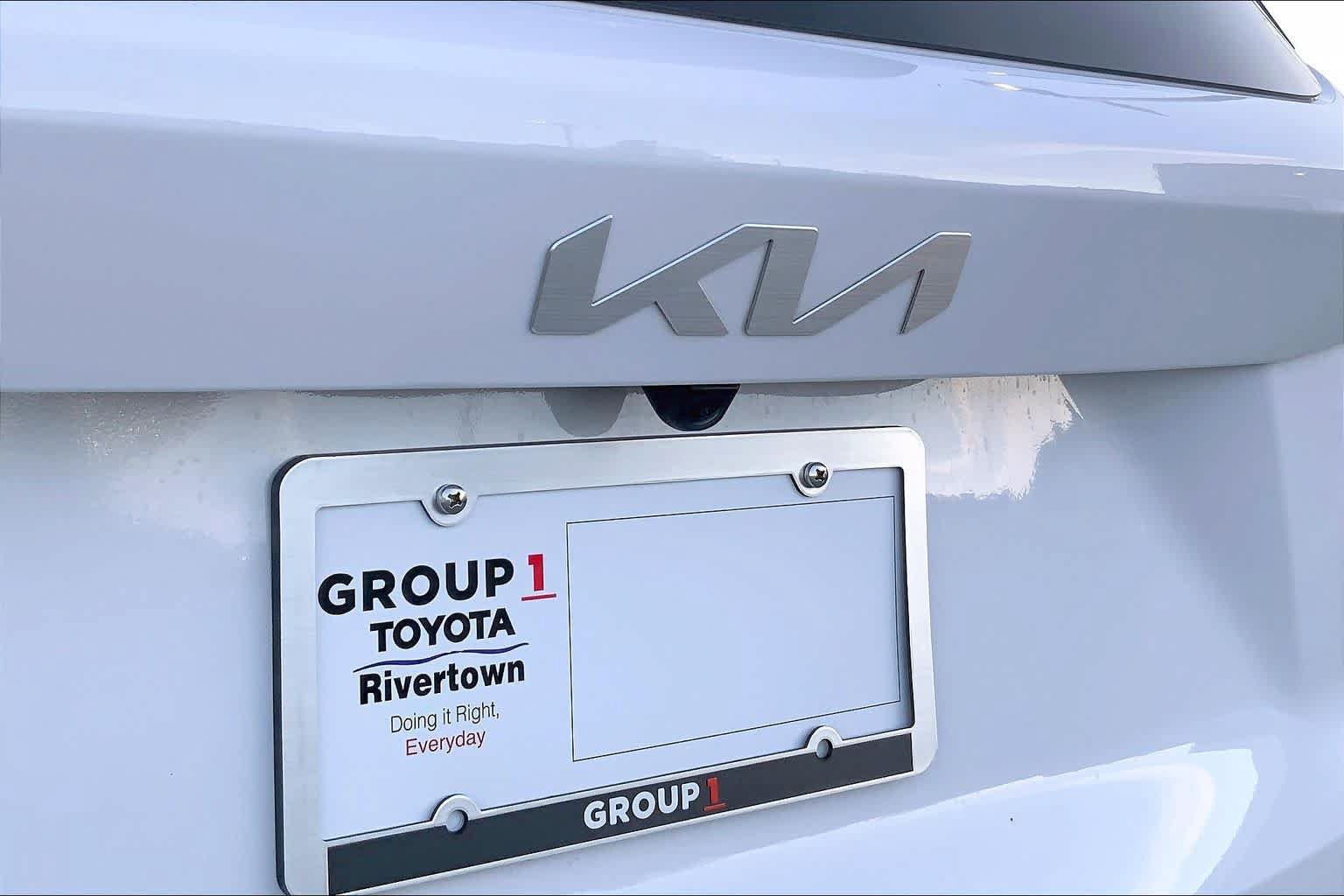Used 2022 Kia Sorento SX Prestige w/ Rust Color Package AWD/4WD image 9