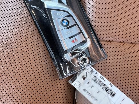 Used 2021 BMW X7 M50i image 38