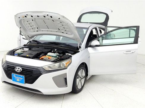 Used 2018 Hyundai Ioniq Blue image 10