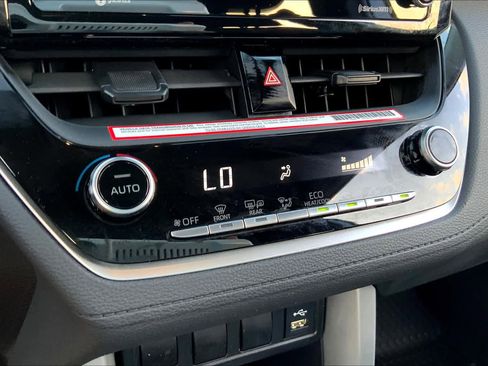 Used 2022 Toyota Corolla Cross LE image 31