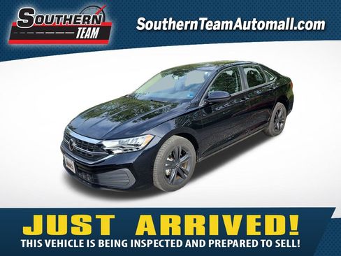 Used 2023 Volkswagen Jetta SE FWD image 1