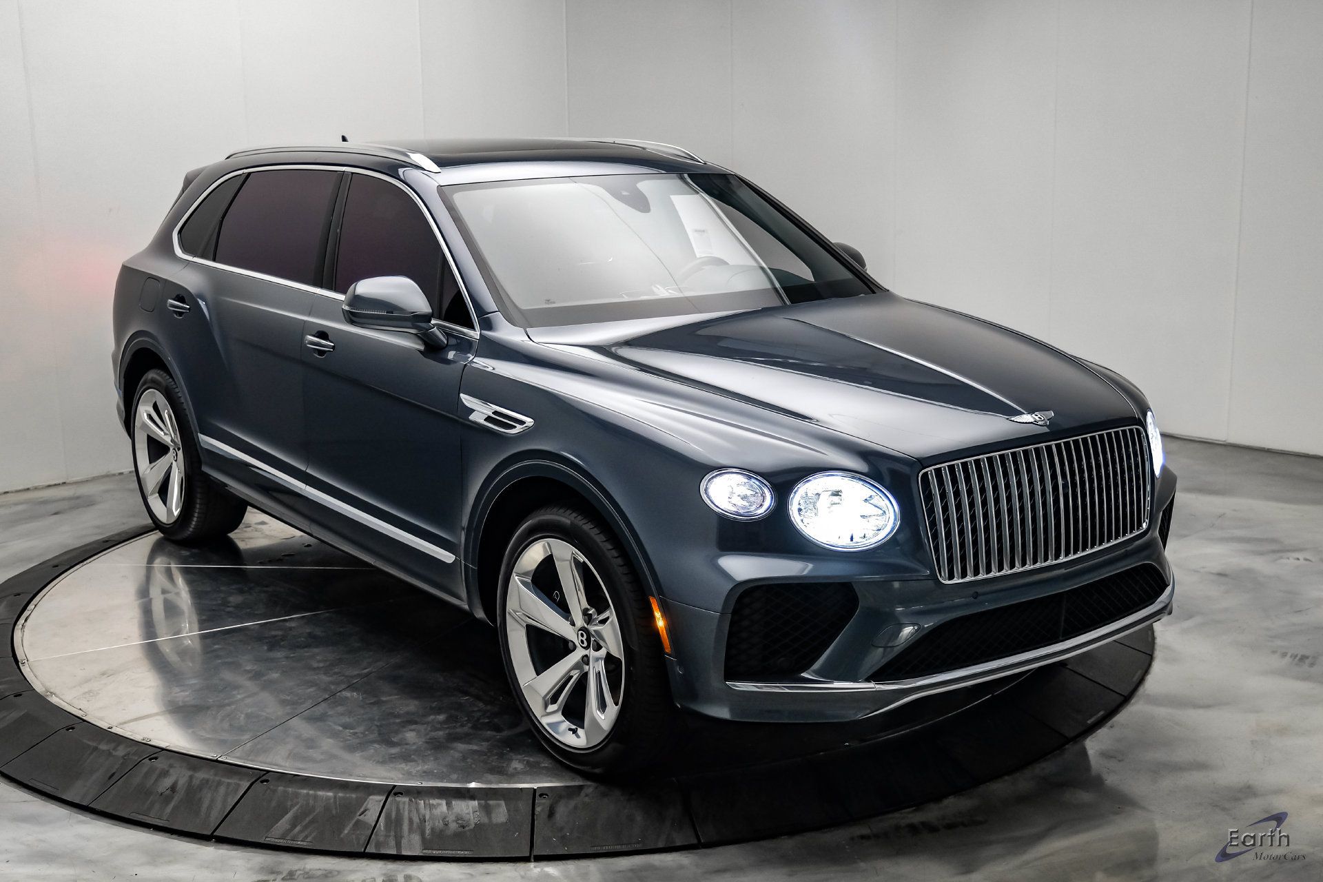 Used 2023 Bentley Bentayga Extended Wheelbase AWD/4WD image 24
