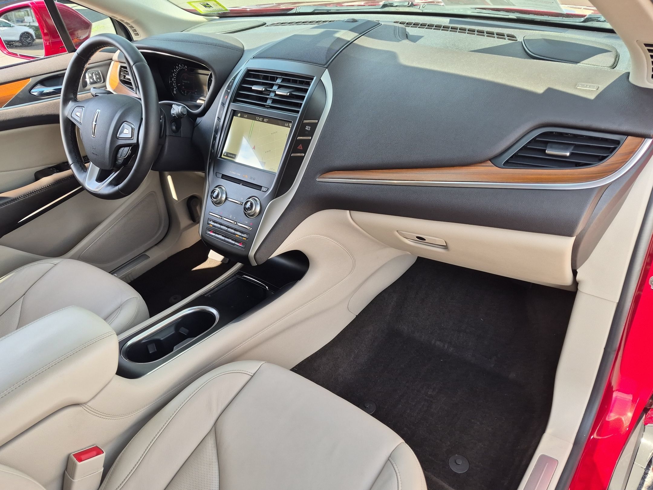 Used 2019 Lincoln MKC Select w/ Select Plus Package AWD/4WD image 29