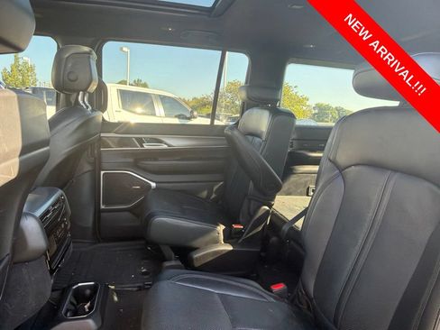 Used 2024 Jeep Wagoneer Series II AWD/4WD image 8