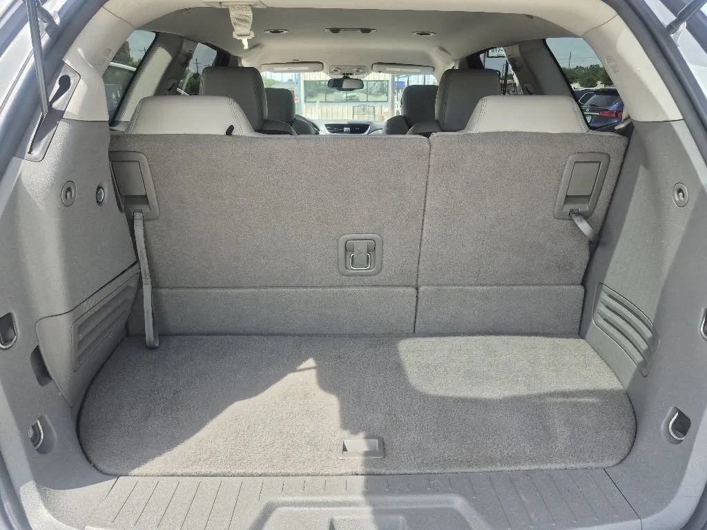 Used 2016 Chevrolet Traverse LT FWD image 23