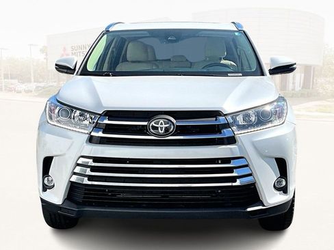 Used 2019 Toyota Highlander Limited image 2