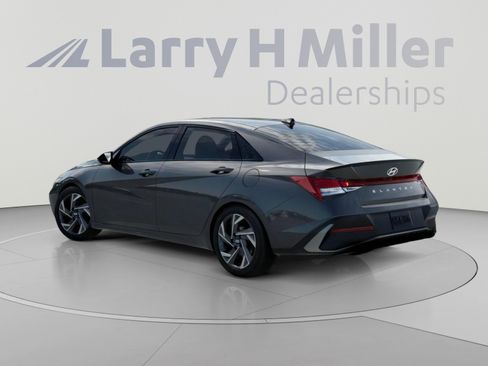 New 2026 Hyundai Elantra SEL Sport FWD image 5