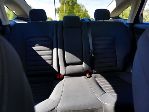 Used 2019 Ford Fusion SE image 13