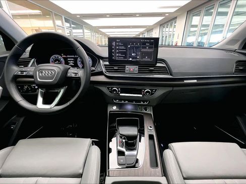 Certified 2025 Audi Q5 2.0T Premium Plus w/ Premium Plus Package image 16